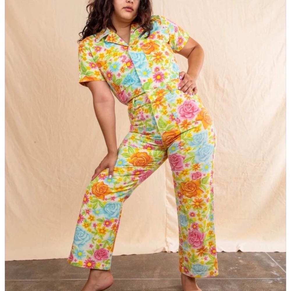 NEW BBP Wallpaper Floral Short Sleeve Jumpsuit | S - Picture 3 of 3